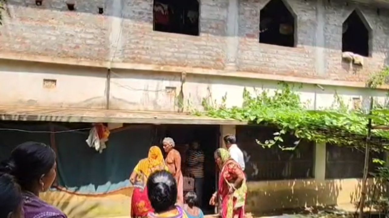 Daspur: পারিবারিক বিবাদ, প্রৌঢ়কে পিটিয়ে খুনের অভিযোগ