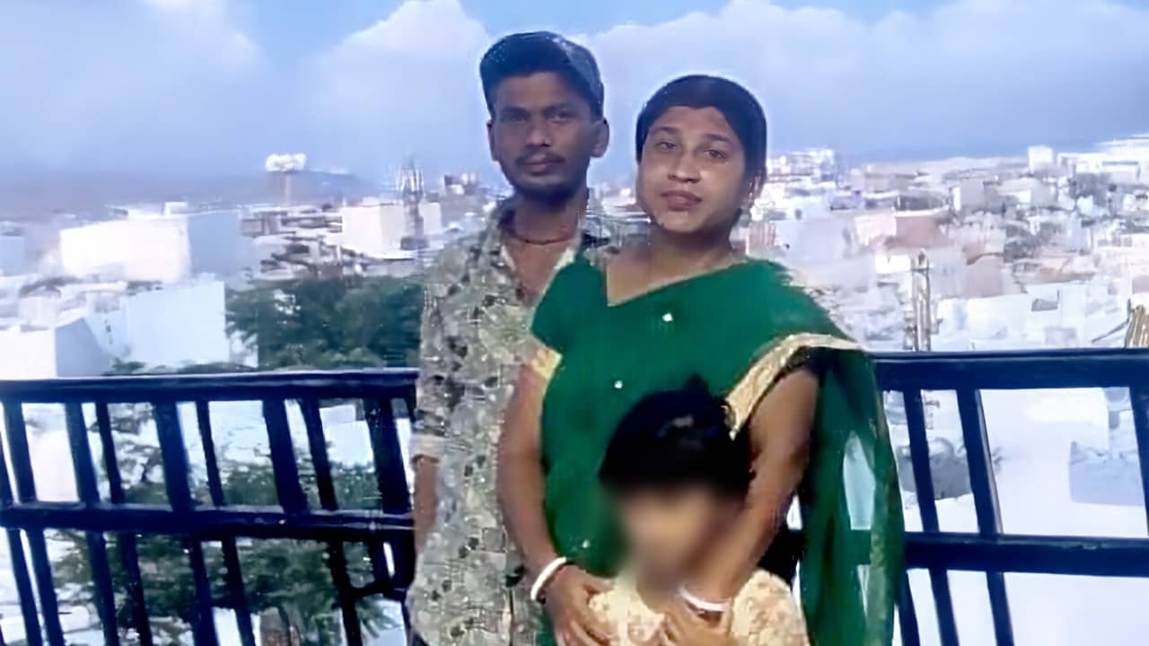 Migrant worker death: হঠাৎ ভেঙে পড়ল বিল্ডিং, থেঁতলে মৃত্যু বাবা ও ৫ বছরের মেয়ের