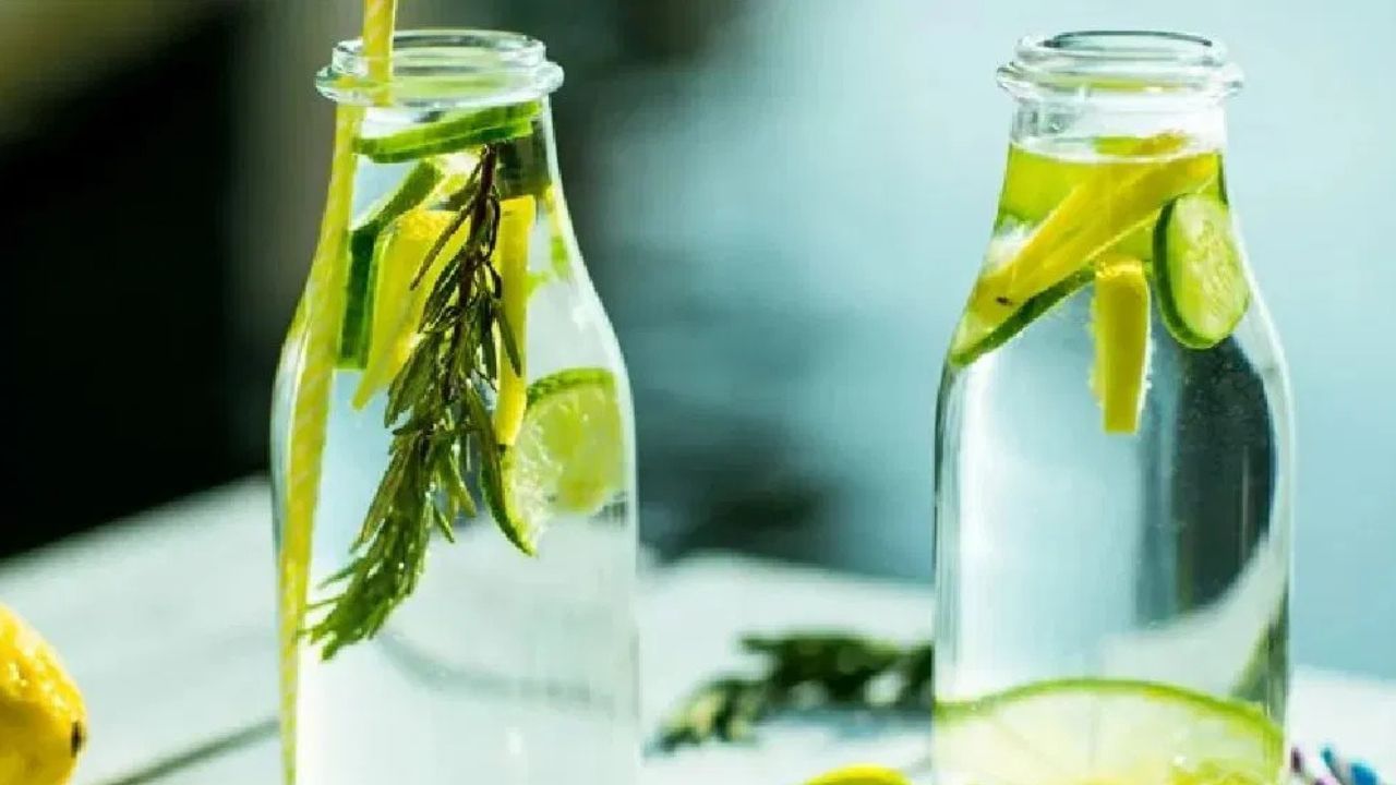 Skin Care Tips: ৫ দিনে ৫ পানীয়, ফেরাবে আপনার ত্বকের জেল্লা, ভিতর থেকে ডিটক্স হবে শরীর Skin Care Tips: ৫ দিনে ৫ পানীয়, ফেরাবে আপনার ত্বকের জেল্লা, ভিতর থেকে ডিটক্স হবে শরীর