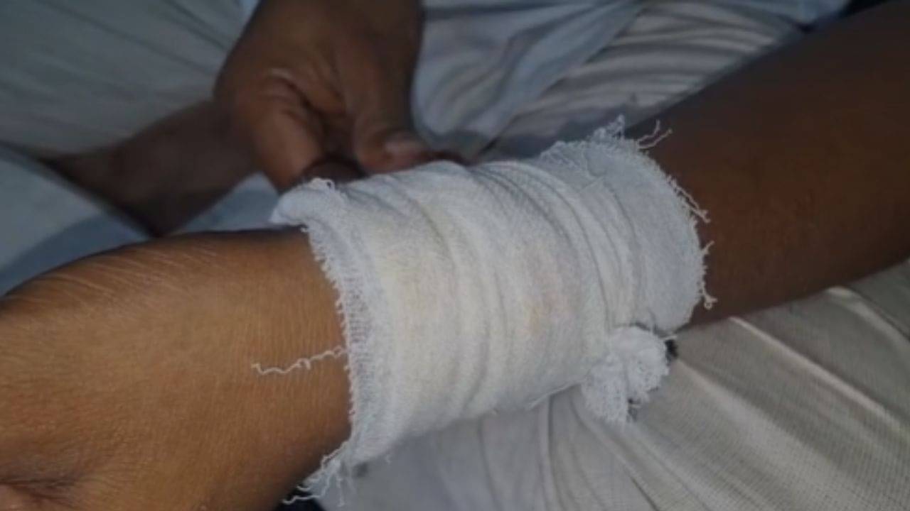 Murshidabad: পৌরকর্মীকে মারধরের অভিযোগ TMC নেতা ও তাঁর ভাইয়ের বিরুদ্ধে