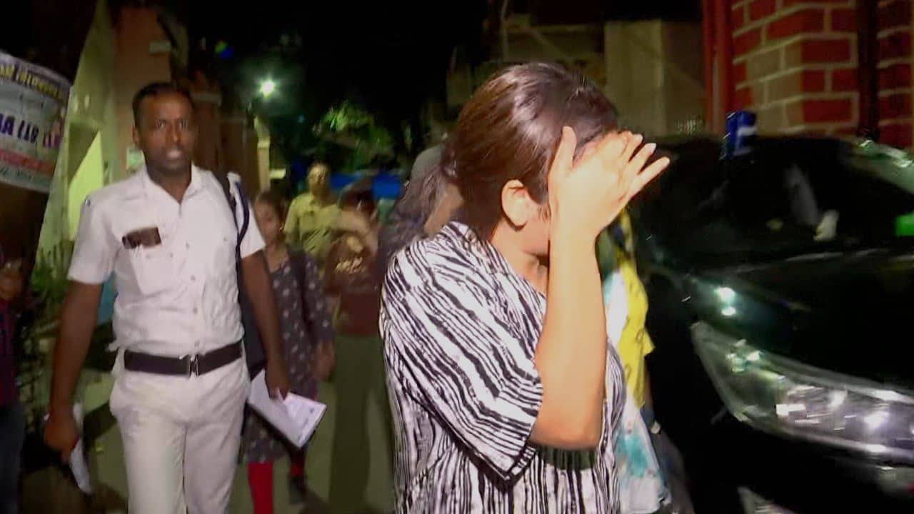 International Drug Ring:  কলকাতায় আন্তর্জাতিক মাদকচক্রের পর্দাফাঁস, গ্রেফতার ৩ মহিলা সহ ১০! যাদবপুর থেকে গ্রেফতার মূল পান্ডা