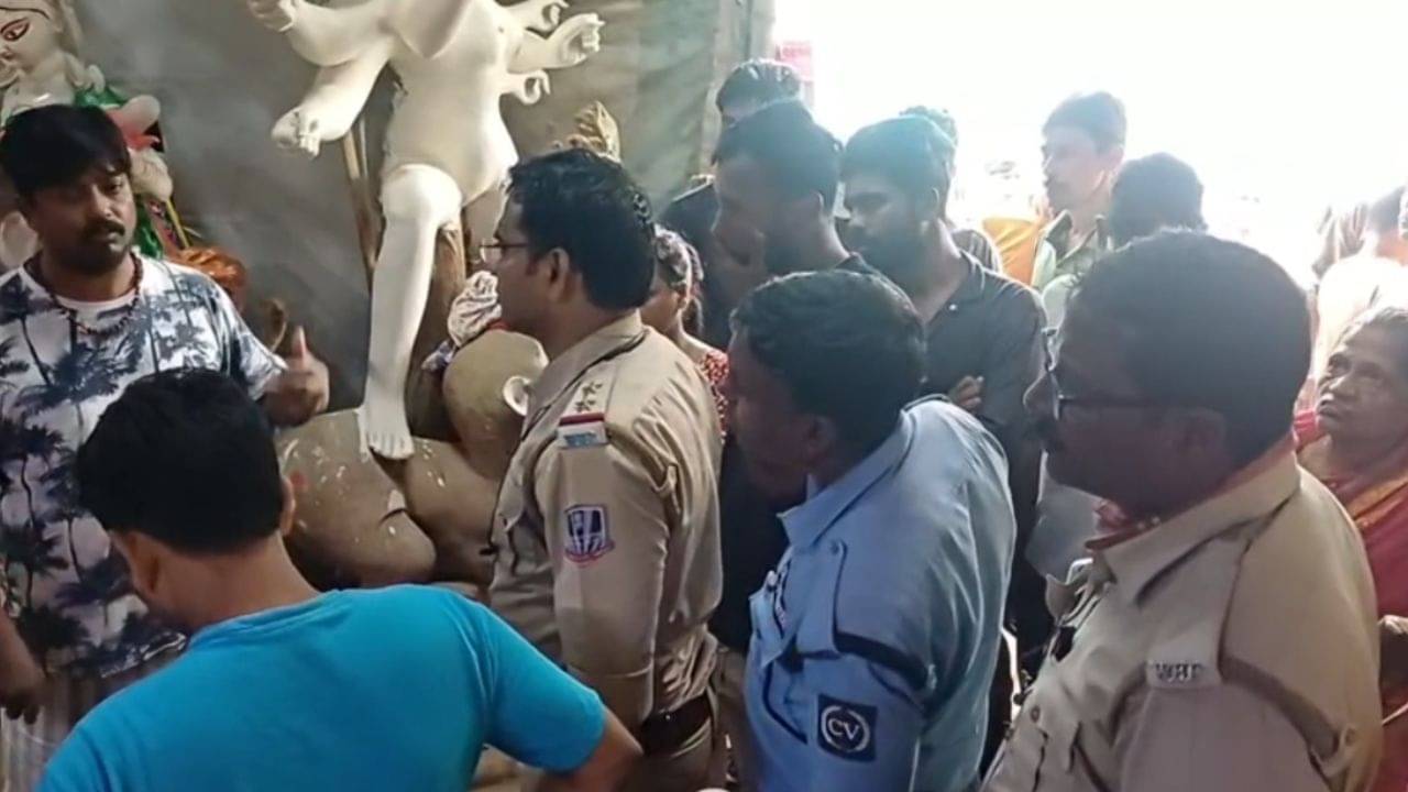 Durga Idol Face Stolen: মৃৎশিল্পীর ঘরে চোর! পুজোর সপ্তাহ আগেই উপড়ে নিয়ে গেল দুর্গা প্রতিমার মুখ