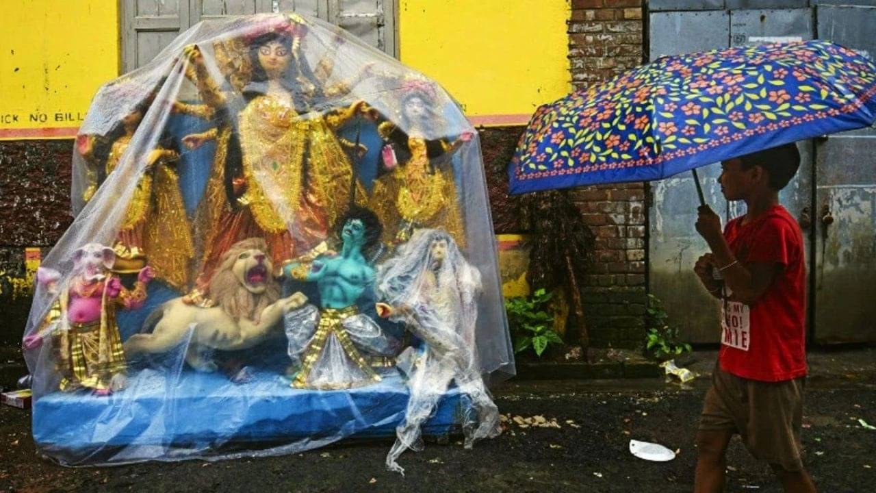 West Bengal Weather: শুরু কাউন্টডাউন, হাতে ২৪ ঘণ্টা! প্যান্ডেল হপিংয়ের আগে জেনে নিন নিম্নচাপের রোডম্যাপ