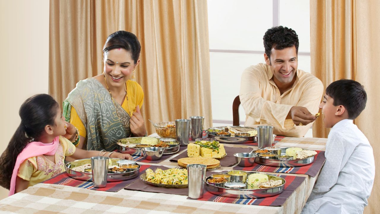 Durga Puja 2025: অষ্টমীর ভুরিভোজ হোক জমজমাট, বাড়ির হেঁশেলে কী কী বানাবেন? রইল লাঞ্চ আইডিয়া Durga Puja 2025: অষ্টমীর ভুরিভোজ হোক জমজমাট, বাড়ির হেঁশেলে কী কী বানাবেন? রইল লাঞ্চ আইডিয়া