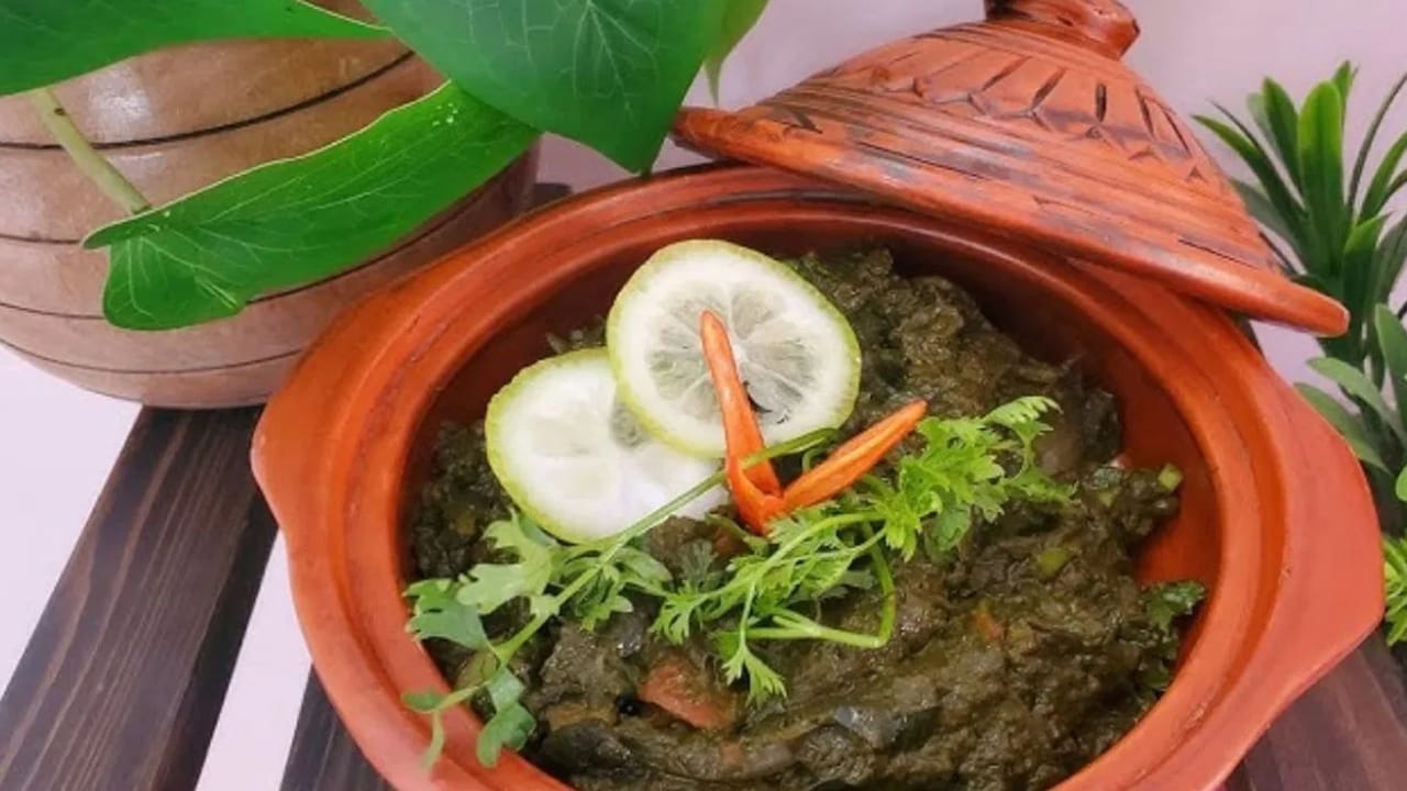 কচুর শাকে দিন পুঁটি মাছ! এর স্বাদ ভুলতে চাইলেও ভুলতে পারবেন না, রইল রেসিপি কচুর শাকে দিন পুঁটি মাছ! এর স্বাদ ভুলতে চাইলেও ভুলতে পারবেন না, রইল রেসিপি