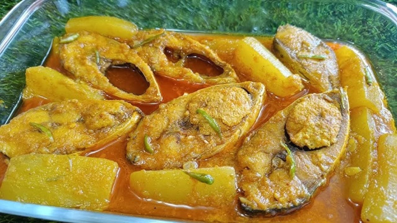 ইলিশের ঝোলের দিয়ে দিন চালকুমড়ো! স্বাদ বাড়বে তিনগুণ, রইল রেসিপি ইলিশের ঝোলের দিয়ে দিন চালকুমড়ো! স্বাদ বাড়বে তিনগুণ, রইল রেসিপি