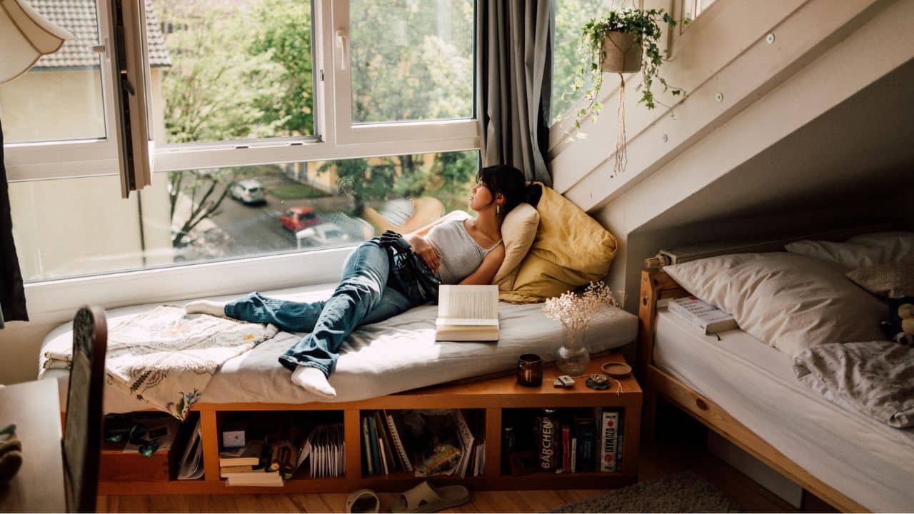 Gen Z EMI Trap: শখ মেটাতে গিয়ে ঋণের ফাঁদে পড়ছে জেন-জি?