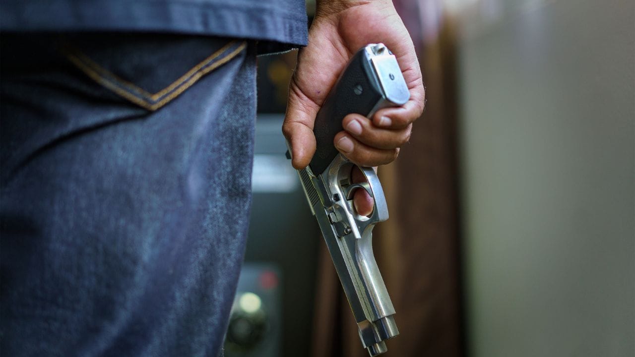 Sector 45 Firing News: টাকার বদলে গুলি! পাওনা না মেটানোয় অফিসে ঢুকে গুলি চালাল মুখোশধারী দুষ্কৃতীরা Sector 45 Firing News: টাকার বদলে গুলি! পাওনা না মেটানোয় অফিসে ঢুকে গুলি চালাল মুখোশধারী দুষ্কৃতীরা