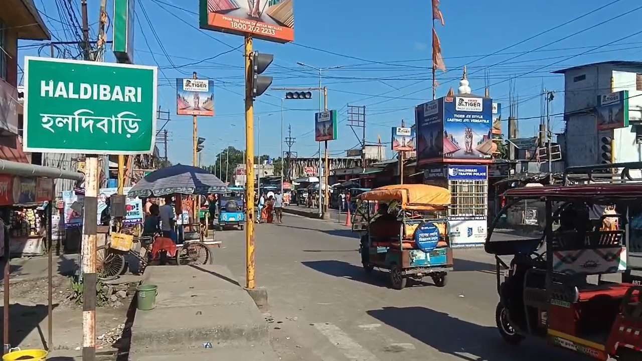 Bangladeshi Arrested: দুর্গাপুজো দেখতে ওপার থেকে এপারে অনুপ্রবেশ, দুই বাংলাদেশিকে ধরে পুলিশের হাতে তুলে দিল গ্রামবাসীরা