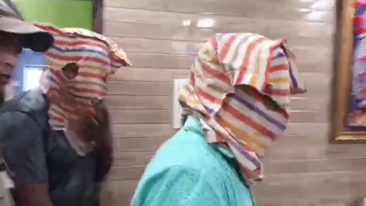 Hooghly: TMC-র সাংসদ-বিধায়কদের নাম ভাঙিয়ে, পুলিশ সেজে তোলা তোলার অভিযোগ, গ্রেফতার ২