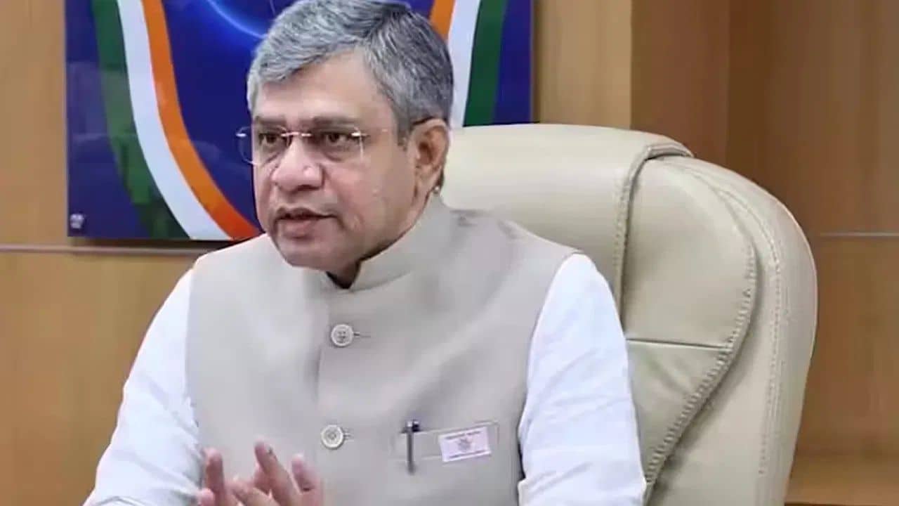 Ashwini Vaishnaw: ই-স্পোর্টসকে উৎসাহ দিতে বড় পদক্ষেপ, বৈঠক করলেন অশ্বিনী বৈষ্ণব