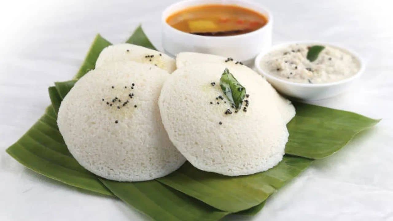 Healthy Idli: সুজি নাকি চাল, কীসের তৈরি ইডলি বেশি স্বাস্থ্যকর?