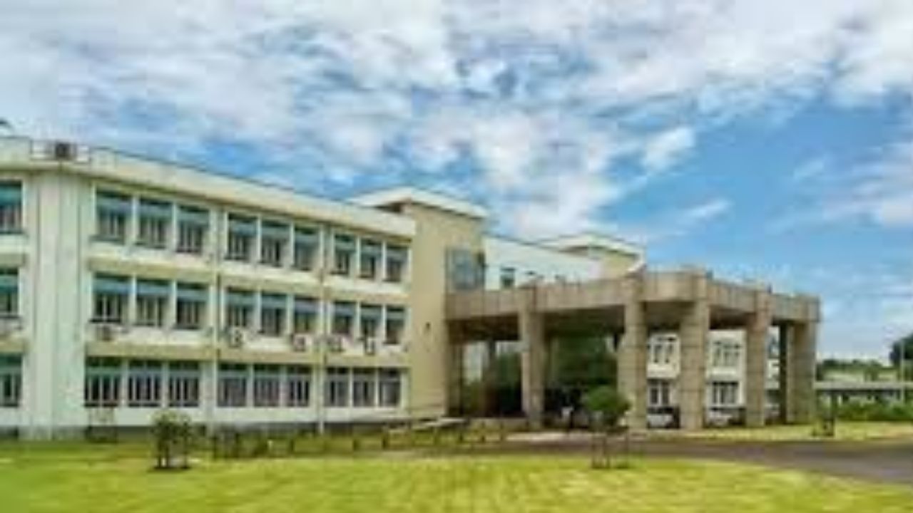 Calcutta High Court: কল্যাণীর জওহরলাল নেহেরু মেডিক্যাল কলেজের ২৮ ছাত্রকে হস্টেলে ঢোকার অনুমতি Calcutta High Court: কল্যাণীর জওহরলাল নেহেরু মেডিক্যাল কলেজের ২৮ ছাত্রকে হস্টেলে ঢোকার অনুমতি