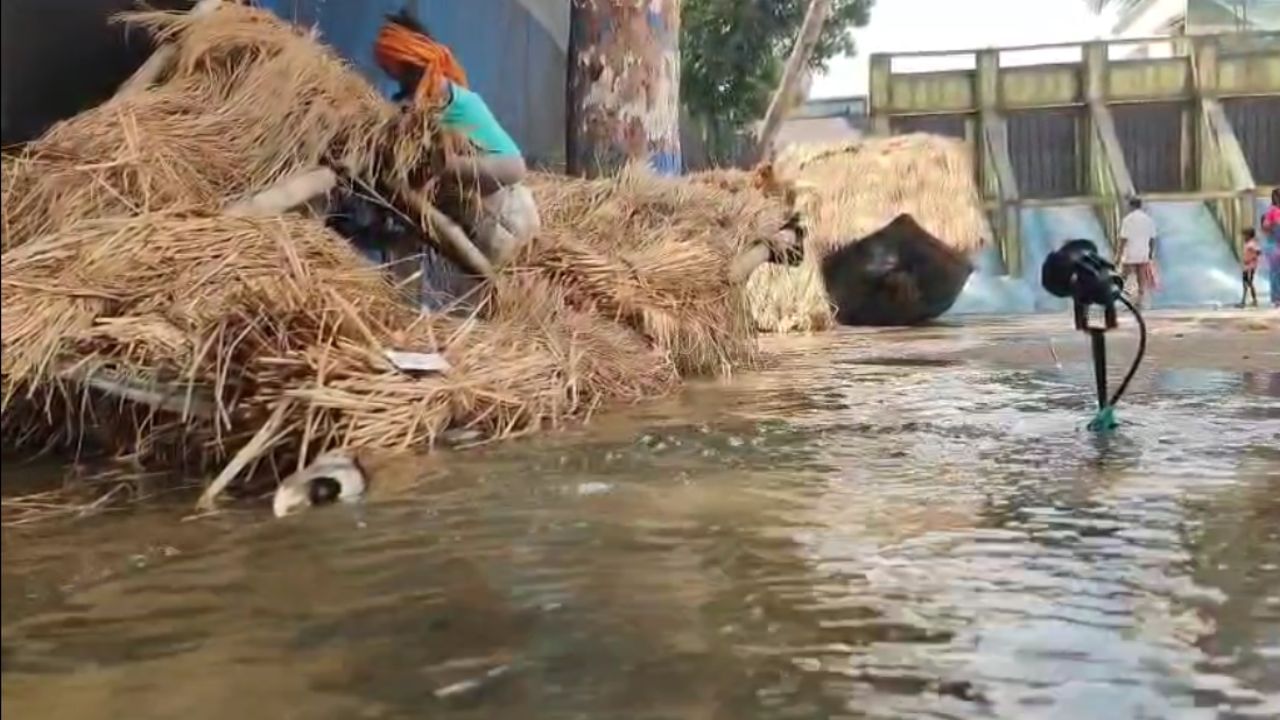 DVC Water Relesed: পুজোর থিমে DVC বনাম রাজ্য! মমতার অভিযোগকে 'বাস্তব' রূপ দিল খানাকুলের পুজো কমিটি DVC Water Relesed: পুজোর থিমে DVC বনাম রাজ্য! মমতার অভিযোগকে 'বাস্তব' রূপ দিল খানাকুলের পুজো কমিটি