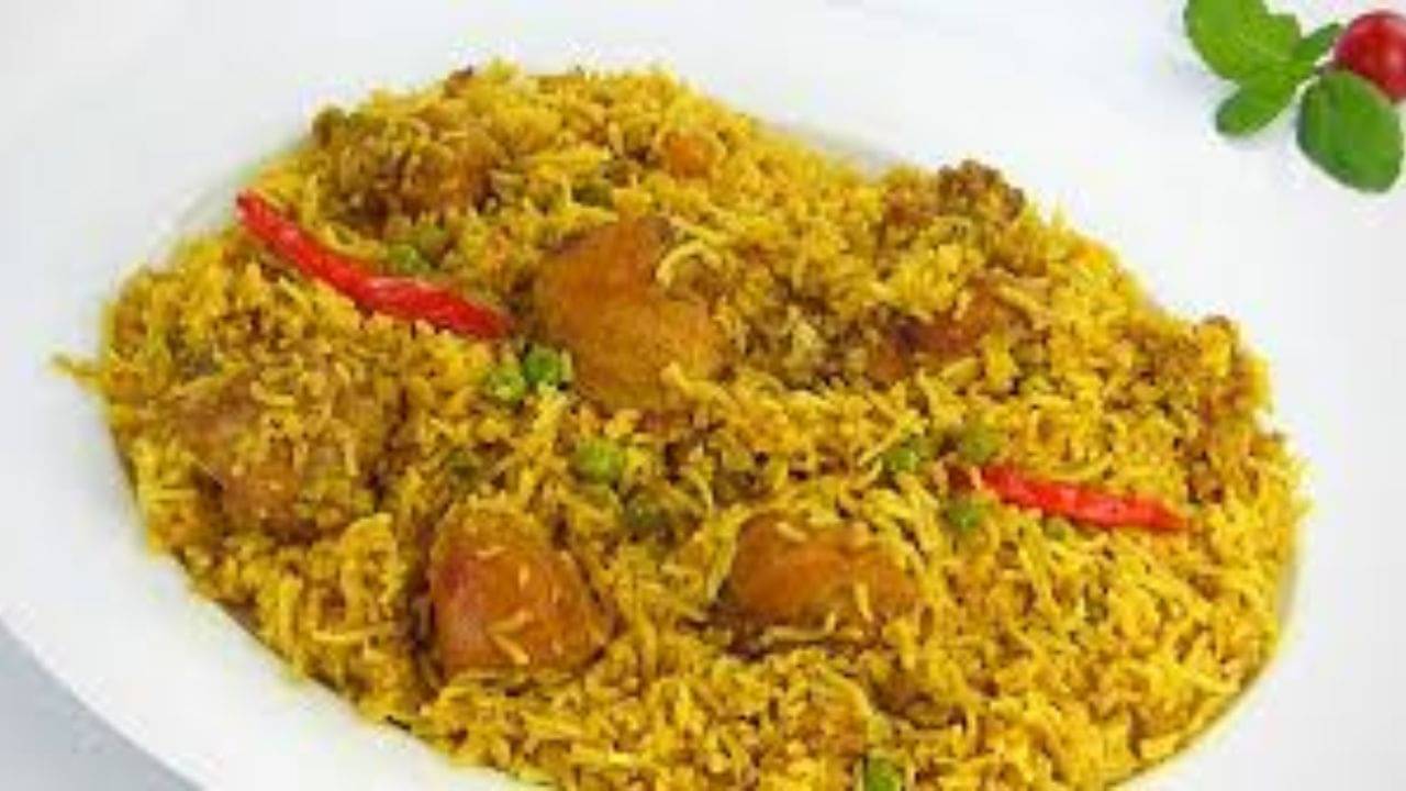 ডিনারে খিচুড়ি খাওয়ার প্ল্যান? এভাবে রেঁধে দেখুন, পাত একেবারে জমে যাবে