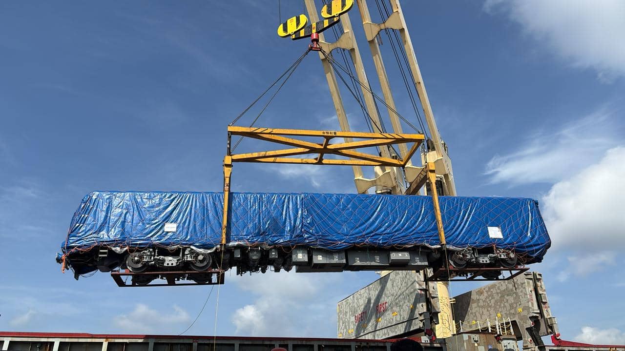 New Metro Rake: পুজোর আগে মসৃণ পরিষেবা দিতে বদ্ধপরিকর Kolkata Metro, চিন থেকে এল নতুন রেক!