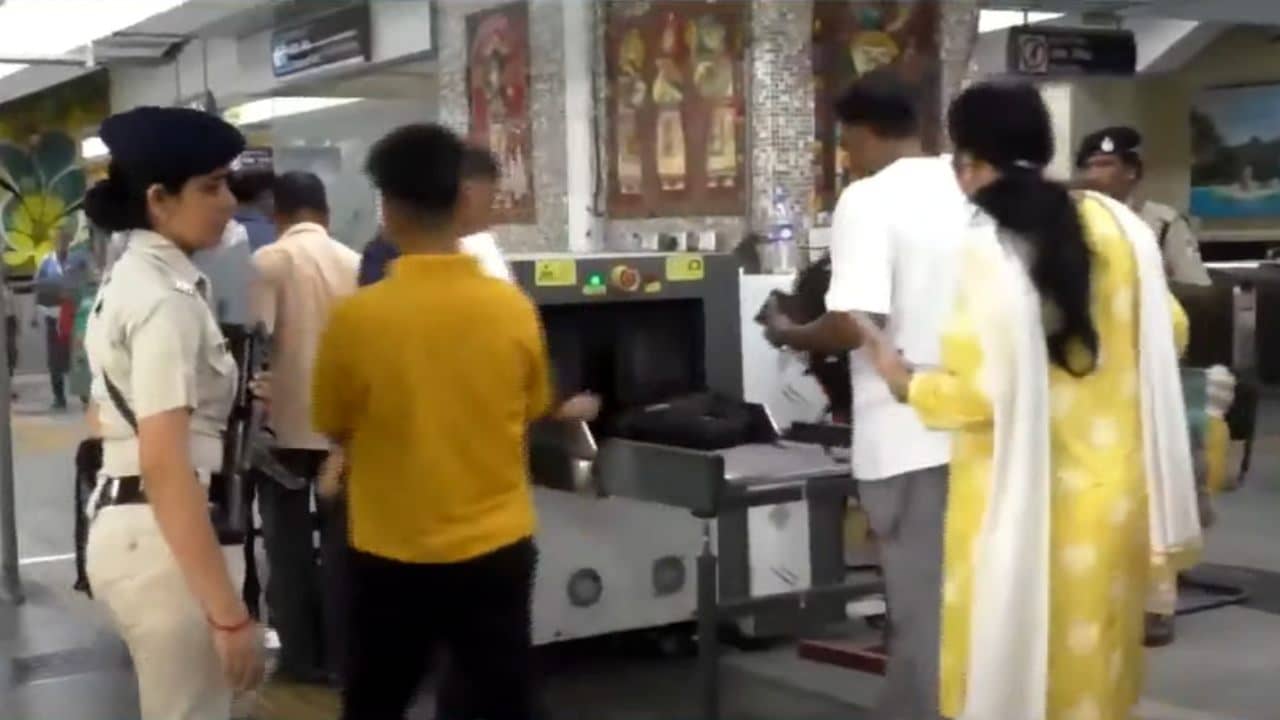 Kolkata Metro Security: ৬ মেট্রো স্টেশনের দায়িত্বে মাত্র ১০০ RPF? নামেই বজ্রআঁটুনি, আদতে ফস্কা গেরো?