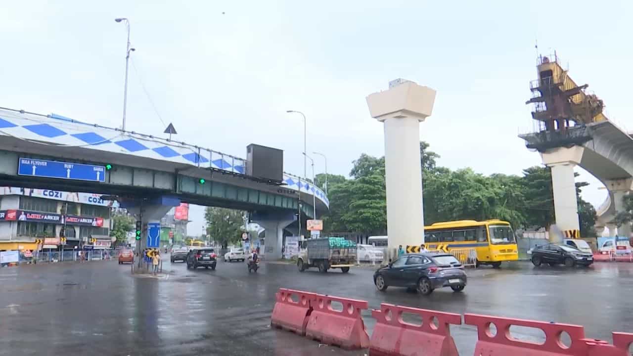 Kolkata Metro: আবার আটকে চিংড়িহাটা মেট্রোর কাজ, এবার কীসের আপত্তি? Kolkata Metro: আবার আটকে চিংড়িহাটা মেট্রোর কাজ, এবার কীসের আপত্তি?