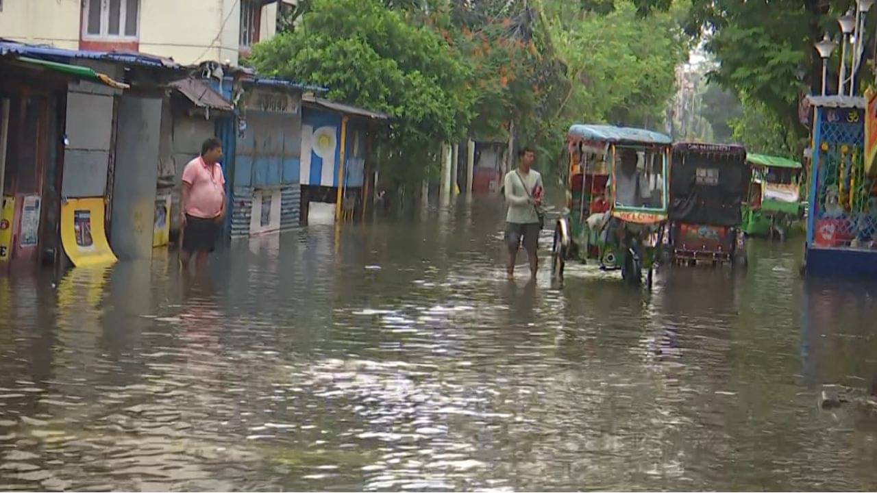 Weather Update: আজও কি বৃষ্টি কলকাতায়? আবহাওয়া দফতরের পূর্বাভাসে বাড়ছে শঙ্কা