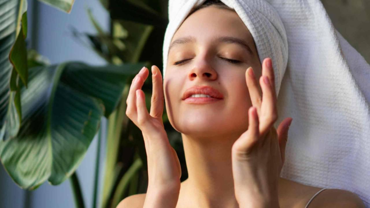 ঘরোয়া উপায়ে এক মিনিটেই বাড়বে জেল্লা, দেবী দর্শনের আগে ঝটপট এই নিয়ম মেনে চলুন