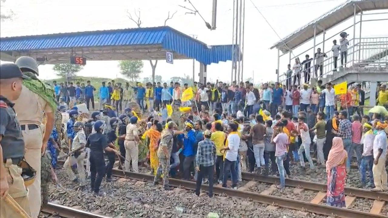 Kurmi Agitation: গ্রেফতার ১৪, কুড়মি আন্দোলনে রণক্ষেত্র স্টেশন! বাতিল একাধিক ট্রেন