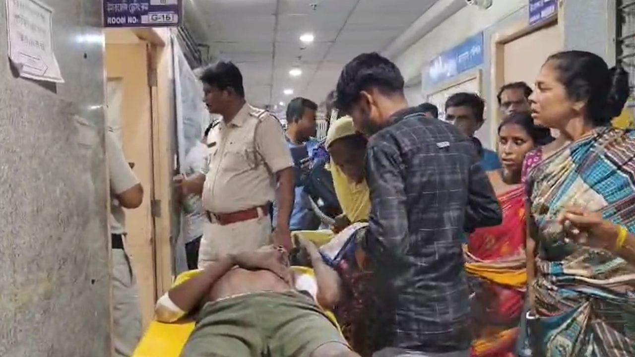 Birbhum: বীরভূমে পাথর তোলার সময় খাদানে ধস, মৃত ৫ শ্রমিক Birbhum: বীরভূমে পাথর তোলার সময় খাদানে ধস, মৃত ৫ শ্রমিক