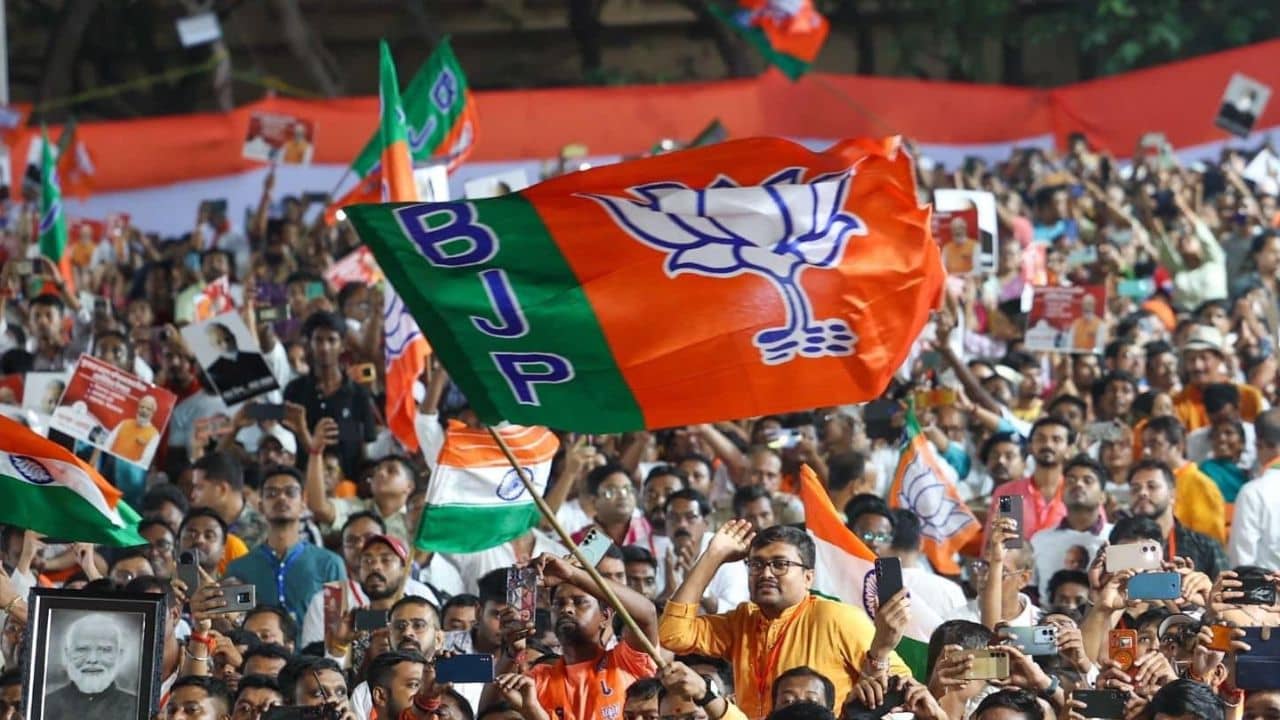 BJP West Bengal: পদ না হলেও চলবে, টিকিট চাই! ভোটের আগে আটকে বিজেপির রাজ্য কমিটি গঠন
