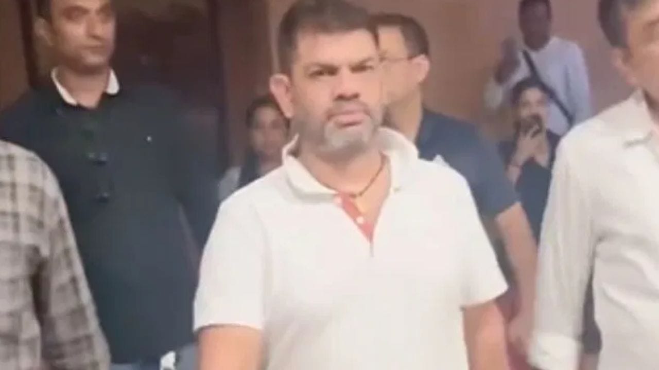 Rakesh Singh: মেলেনি অস্ত্র, মেডিক্যাল রিপোর্টও নেই, বেআইনিভাবে গ্রেফতার রাকেশ! দাবি আদালতে Rakesh Singh: মেলেনি অস্ত্র, মেডিক্যাল রিপোর্টও নেই, বেআইনিভাবে গ্রেফতার রাকেশ! দাবি আদালতে