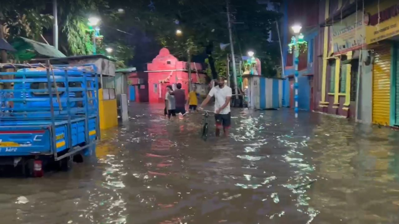 CESC: 'দুঃখজনক ঘটনা', ৬০০০ কর্মী রাস্তায় নামানো হয়েছে, ৮ মৃত্যুর পর যা জানাল CESC CESC: 'দুঃখজনক ঘটনা', ৬০০০ কর্মী রাস্তায় নামানো হয়েছে, ৮ মৃত্যুর পর যা জানাল CESC