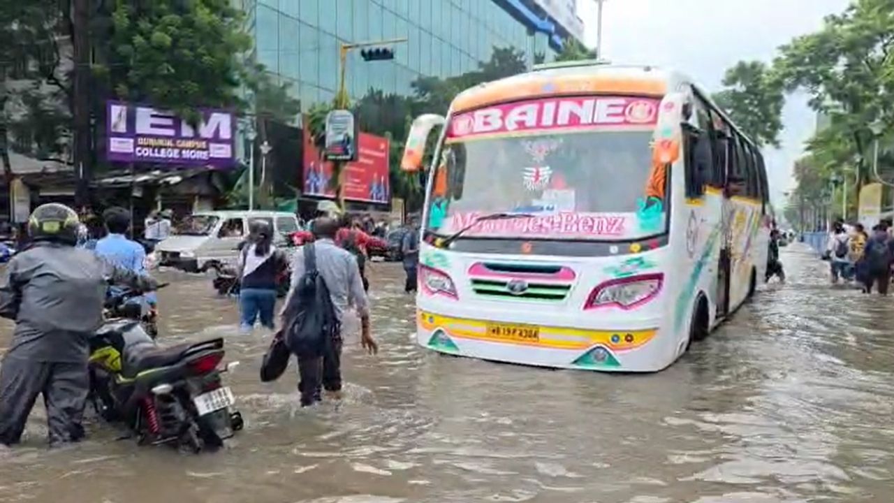 Large Image Rain Kolkata 4