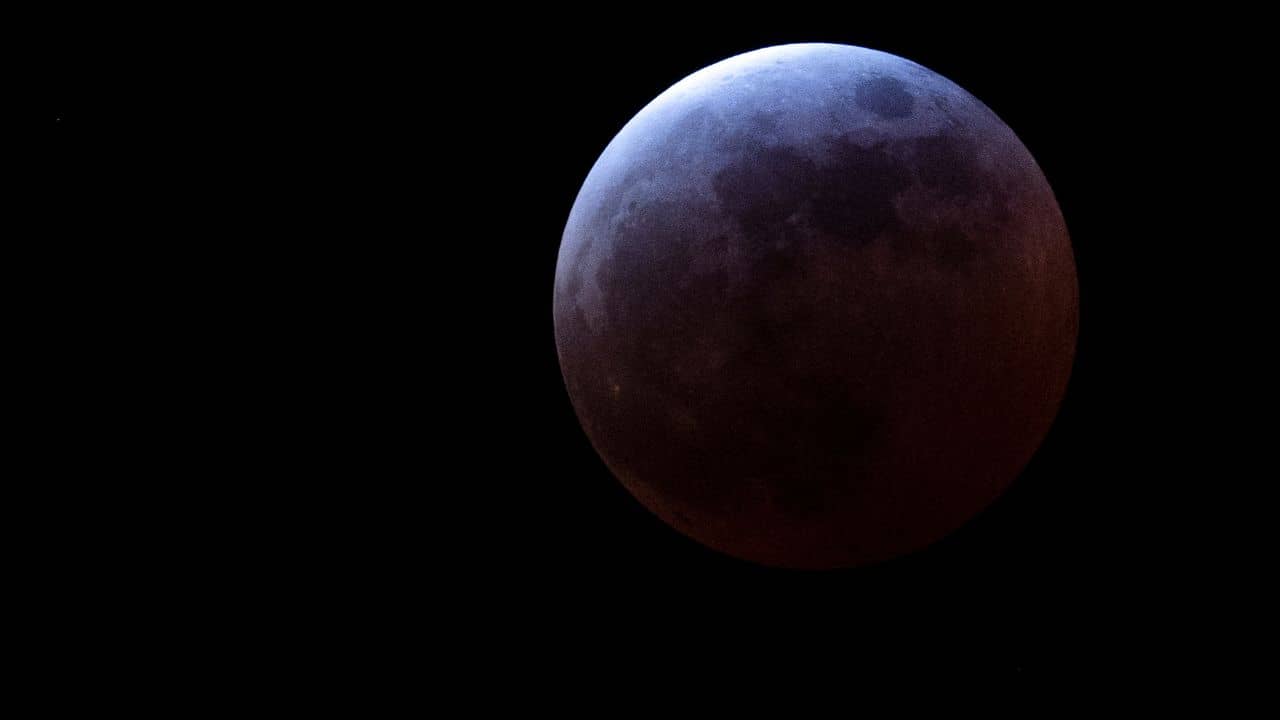 Lunar Eclipse: ৭ তারিখ চন্দ্রগ্রহণ, শুরু পিতৃপক্ষের! এই সময়ে কোন কোন কাজ থেকে বিরত থাকবেন?