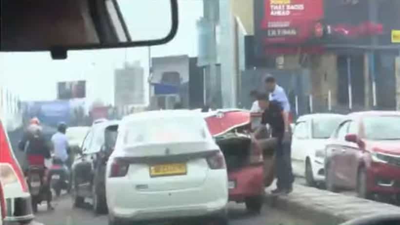 Maa Flyover: পরপর তিনটি গাড়িতে ধাক্কা, মা উড়ালপুলে বেপরোয়া গতির তাণ্ডব