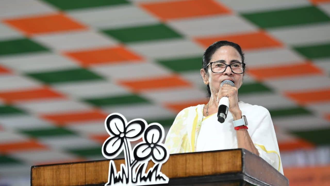 CM Mamata Banerjee: বাংলাই বাংলা চালাবে, দিল্লি নয়, দ্ব্যর্থহীন ভাষায় বললেন মমতা