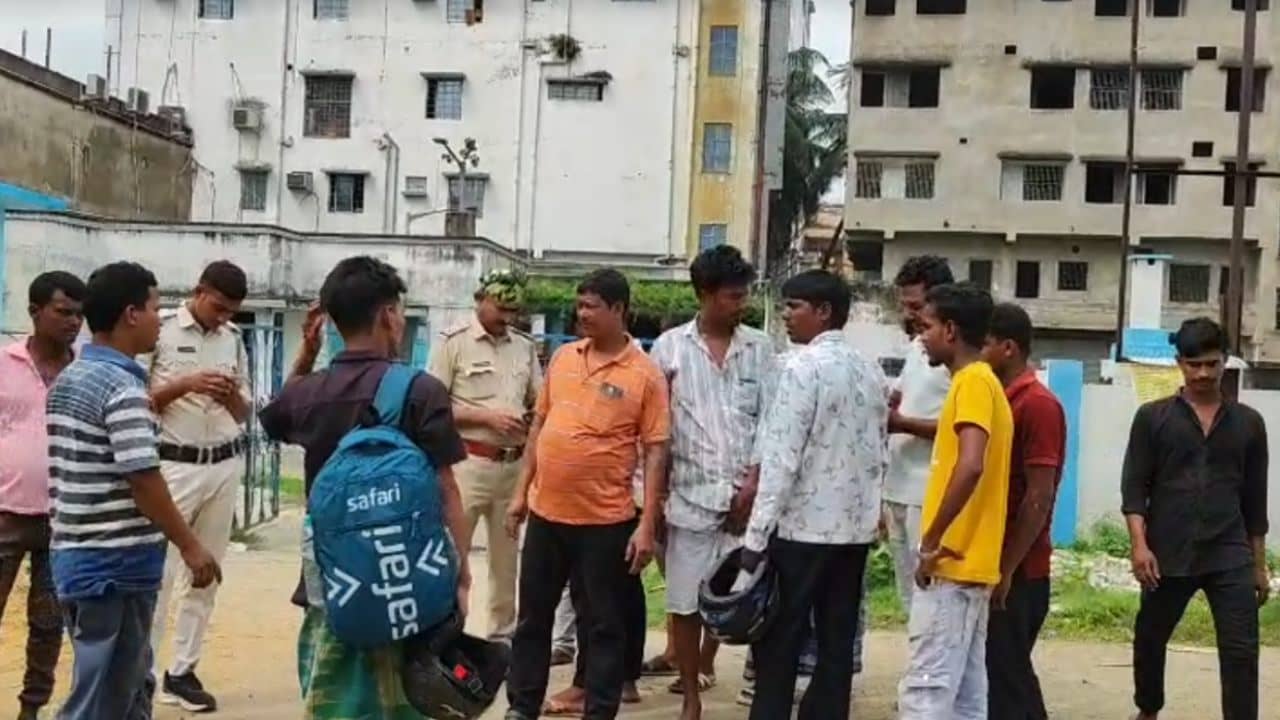 Murshidabad Murder: শ্বশুরবাড়ি থেকে গর্ভবতী মেয়েকে আনতে গিয়েছিল বৃদ্ধ বাবা, ঘরে ফিরল নিথর দেহ