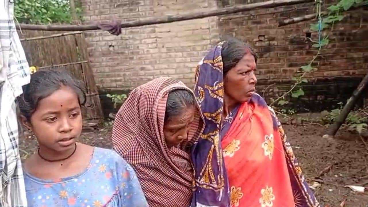 Nadia: বৃষ্টিতে ভিজেই আলে কাজ করছিলেন, সকাল উদ্ধার স্বামী-স্ত্রীর দেহ