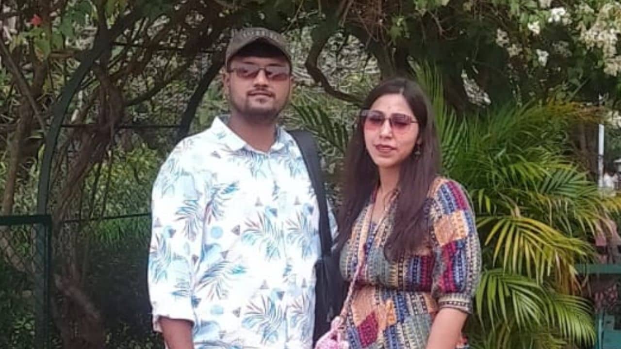 Bengali Tourist stuck in Nepal: রাতে ঘুম হচ্ছে না চিন্তায়, নেপালে ঘুরতে গিয়ে আটকে বাংলার রেল আধিকারিকের ছেলে-বউমা