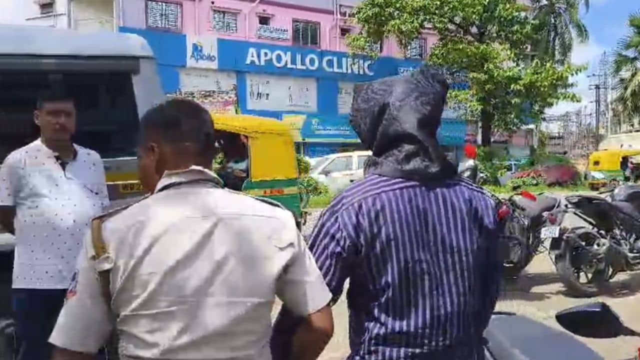 Jewellery Shop Robbery: সোনার গহনা লুট করল সোনার দোকানেরই মালিক, পানিহাটিতে জোর শোরগোল