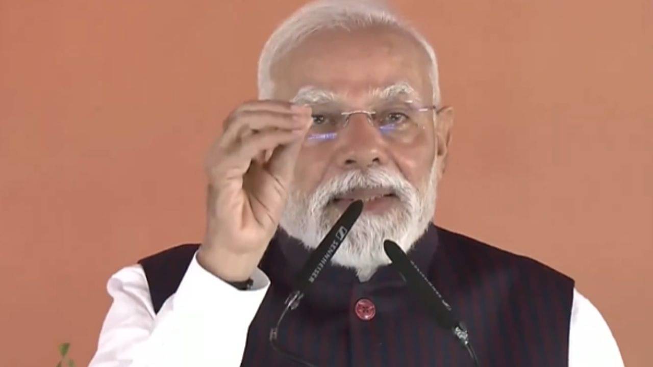 PM Modi: ভারত টেলিকমে গ্লোবাল ম্যানুফাকচারিং হাব হয়ে উঠছে, BSNL-র স্বদেশি ৪জি নেটওয়ার্কের উদ্বোধন করলেন প্রধানমন্ত্রী