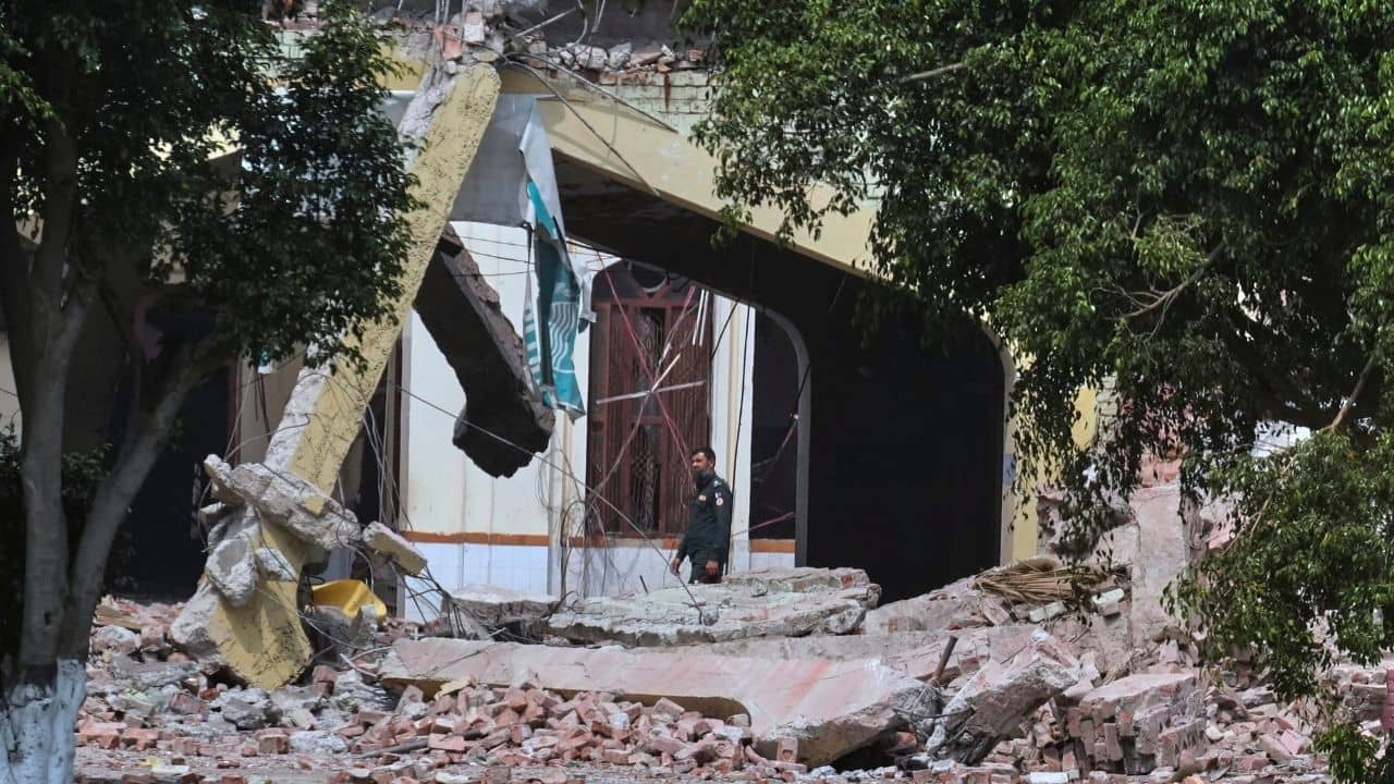 Pakistan: কতটা নির্লজ্জ পাকিস্তান! বন্যা ত্রাণের নামে টাকা তুলে তৈরি করছে জঙ্গিঘাঁটি