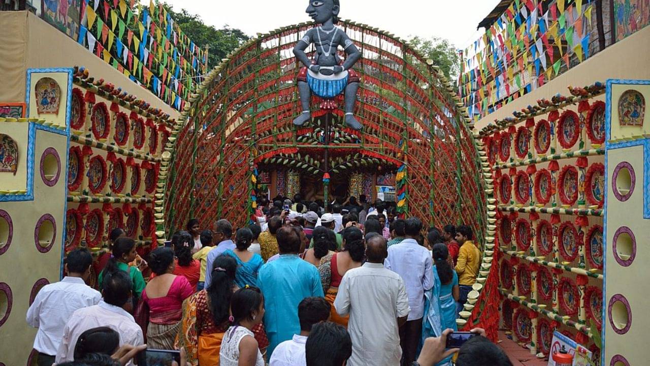 Lifestyle Tips: পুজোয় ঘুরতে বেড়িয়ে নিজের শরীরের কথা ভুলে গেলে চলবে না! সুস্থ থাকতে কী করবেন?