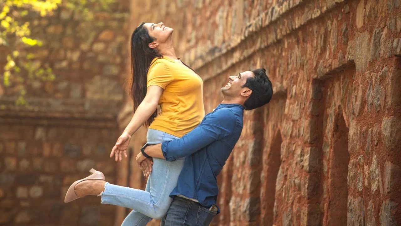 মনে রাখবেন, মাসিকের ব্যথা জীবনের স্বাভাবিক ও অবশ্যম্ভাবী অংশ হলেও, তা ভ্রমণ পরিকল্পনায় বাধা হয়ে দাঁড়াতে হবে এমন নয়। প্রয়োজন শুধু সঠিক প্রস্তুতি আর সহজ, প্রাকৃতিক উপায়গুলো মেনে চলা। তাহলেই নিশ্চিন্তে উপভোগ করতে পারবেন 'পুজো ভ্যাকেশন'-এর আনন্দ।  