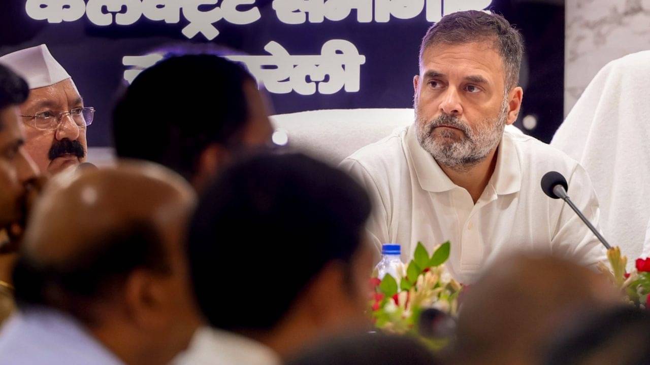 Rahul Gandhi Video: কথা বলার আগে অনুমতি নিন..., মন্ত্রীর সঙ্গে এ কী আচরণ রাহুল গান্ধীর! ভাইরাল ভিডিয়ো