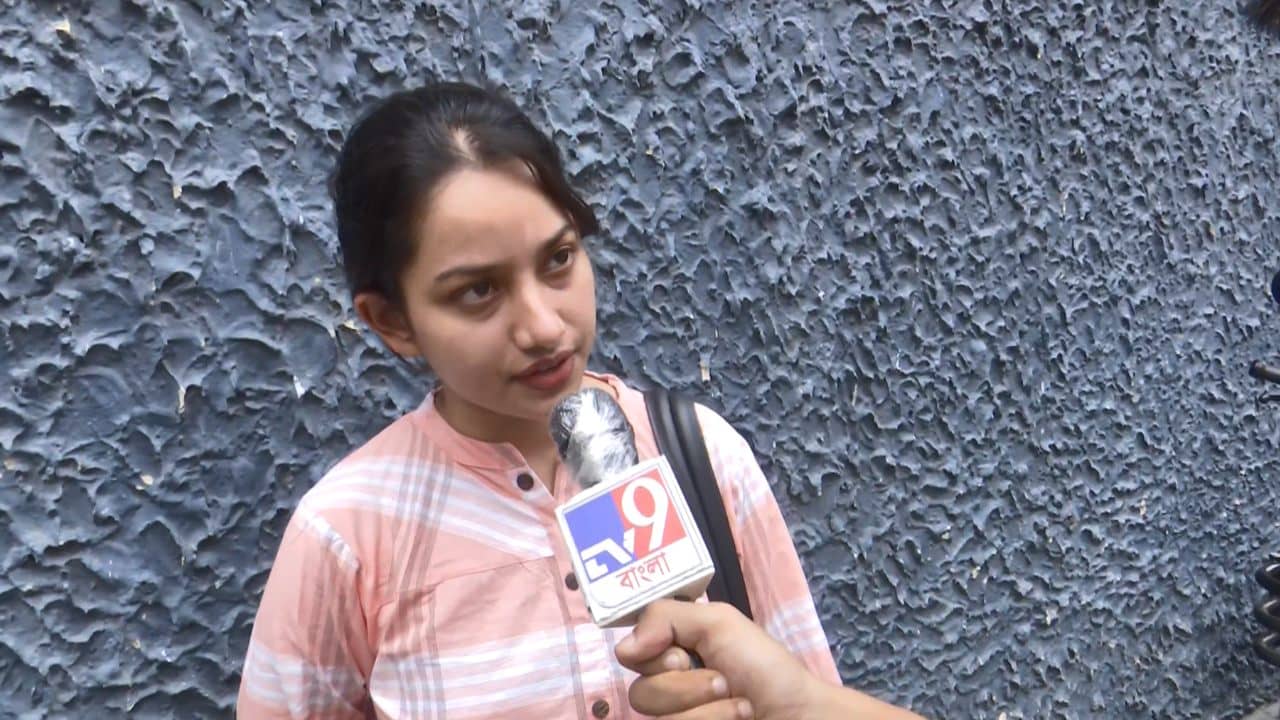 Rajanya Halder: কলঙ্কের দাগ মুছতে পারবে SSC? পরীক্ষা দিতে গিয়ে কী বললেন রাজন্যা