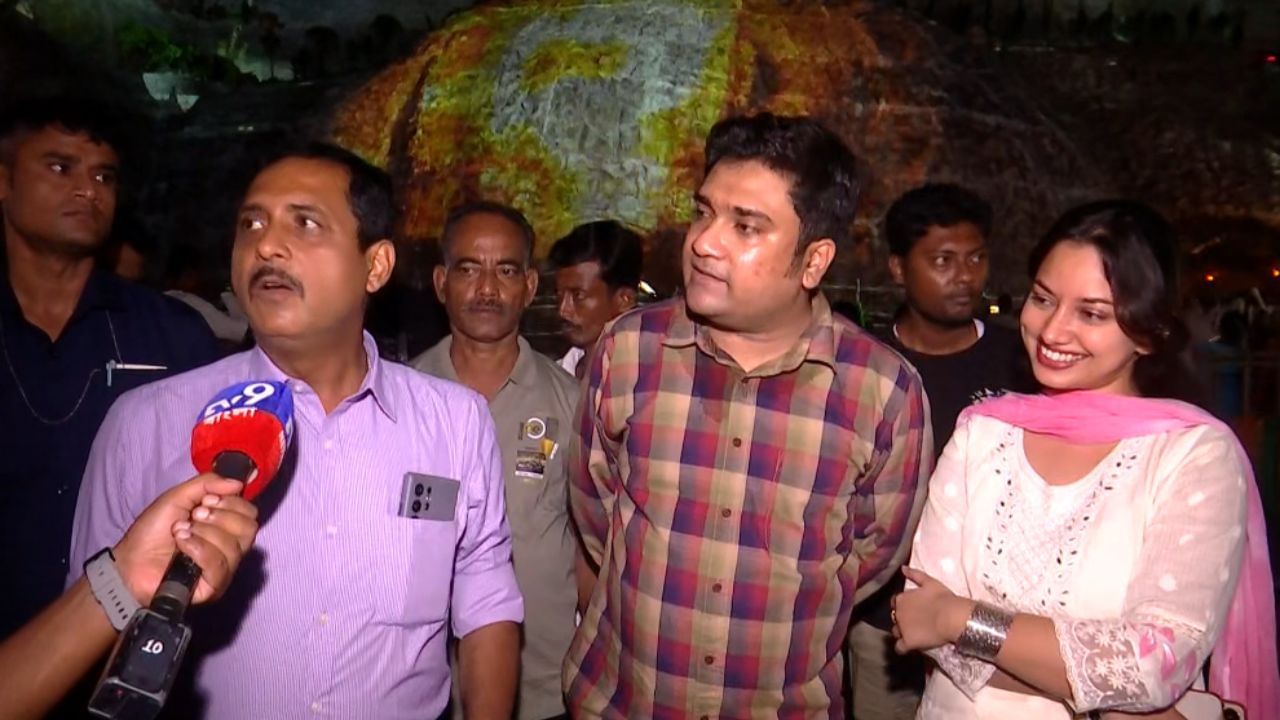 Rajanya and Prantik: সজলের পুজোয় রাজন্যা-প্রান্তিক, কীসের ইঙ্গিত? Rajanya and Prantik: সজলের পুজোয় রাজন্যা-প্রান্তিক, কীসের ইঙ্গিত?