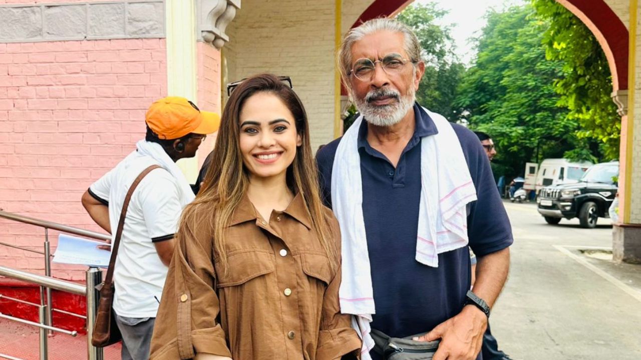 প্রকাশ ঝাঁয়ের হিন্দি ছবিতে এবার বাঙালি নায়িকা মালবিকা বন্দ্যোপাধ্যায়, কোন চমক অপেক্ষায়? প্রকাশ ঝাঁয়ের হিন্দি ছবিতে এবার বাঙালি নায়িকা মালবিকা বন্দ্যোপাধ্যায়, কোন চমক অপেক্ষায়?