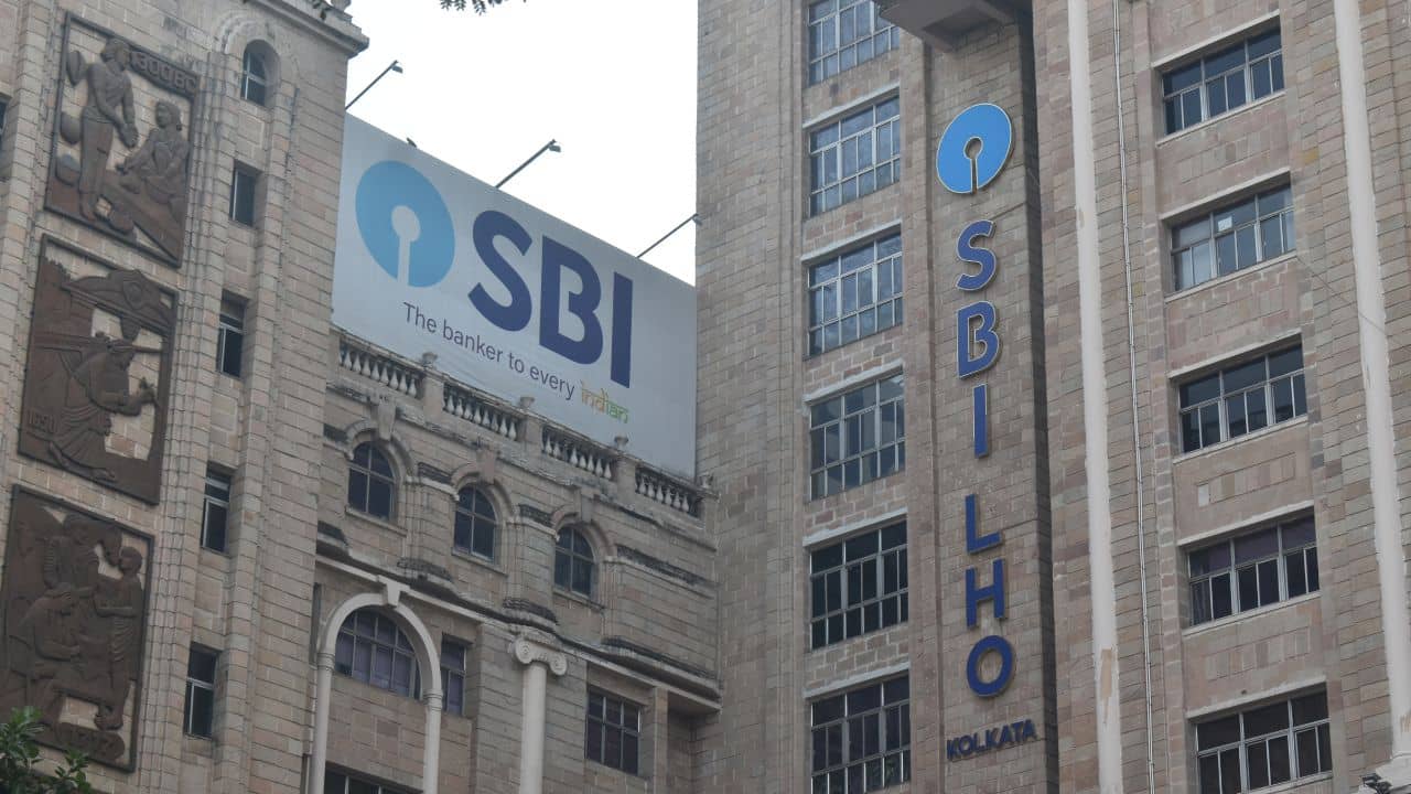 SBI Manager Fraud: একটু একটু করে সরানো হল ৭৩ লক্ষ টাকা! SBI-র শাখা ব্যাঙ্কে শোরগোল, আতশকাচের নীচে প্রাক্তন ম্যানেজার