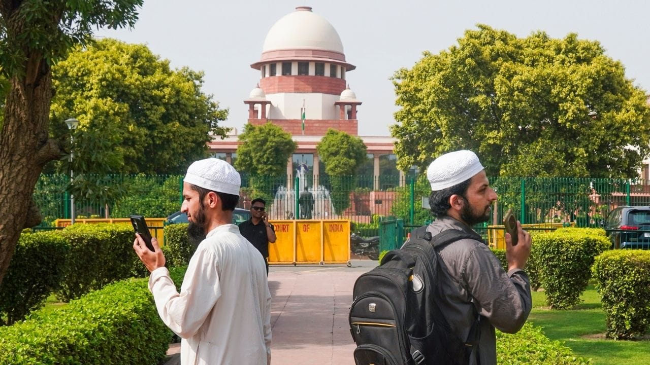 Supreme Court Partially Stays on Waqf Act: ওয়াকফ আইনের উপরে আংশিক স্থগিতাদেশ সুপ্রিম কোর্টের Supreme Court Partially Stays on Waqf Act: ওয়াকফ আইনের উপরে আংশিক স্থগিতাদেশ সুপ্রিম কোর্টের