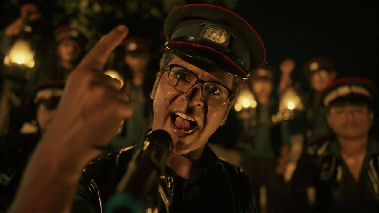 দুর্গাপুজোতে হুলিগানইজম কোন গান উপহার দিল?