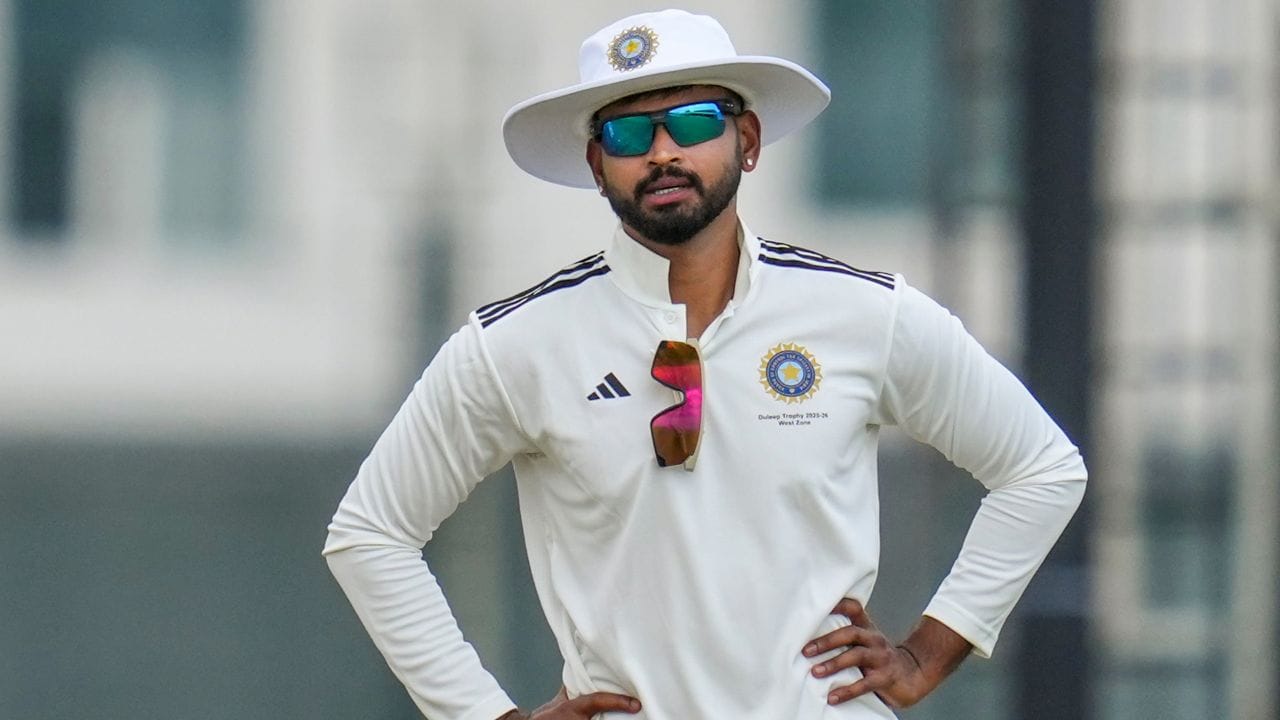 Shreyas Iyer: লাল বলের নেতৃত্বে শ্রেয়স আইয়ার, স্কোয়াডে ফিট ধ্রুব জুরেলও! যা হল টিম... Shreyas Iyer: লাল বলের নেতৃত্বে শ্রেয়স আইয়ার, স্কোয়াডে ফিট ধ্রুব জুরেলও! যা হল টিম...