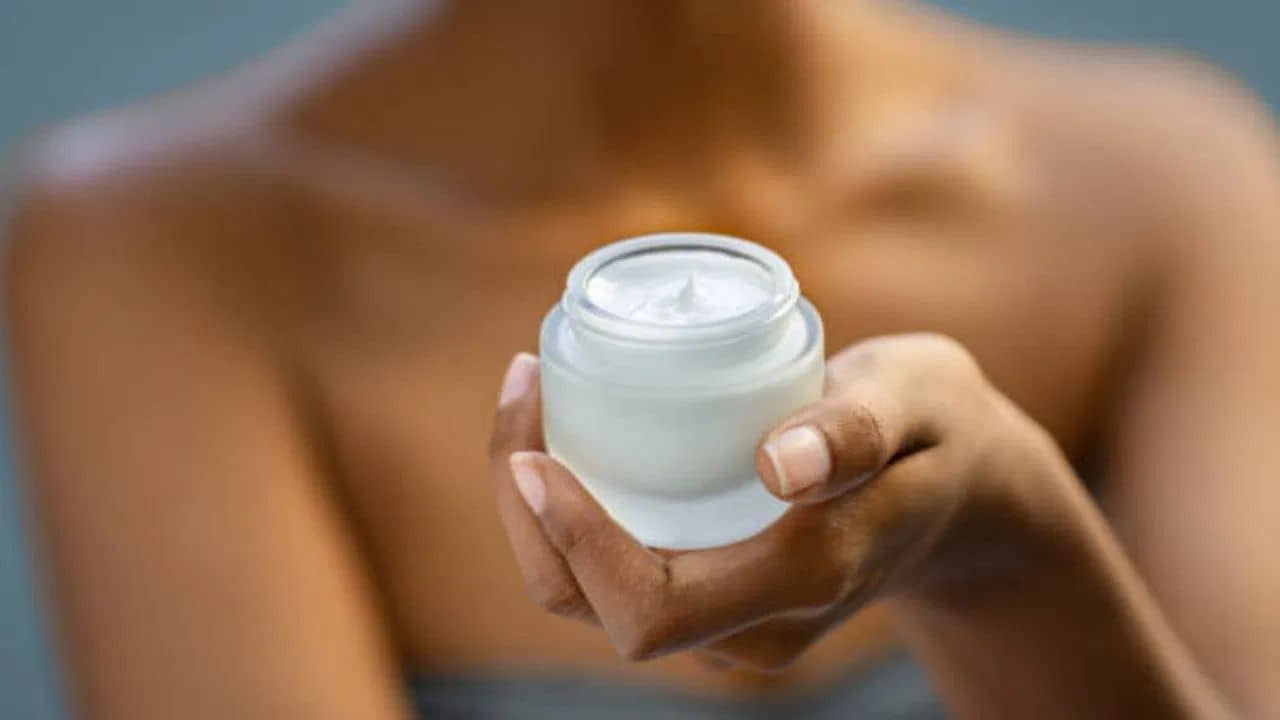 Skin Care: ময়শ্চারাজার নাকি সানস্ক্রিন, ত্বকের যত্নে আগে কোনটি লাগানো উচিত? জানুন সঠিক নিয়ম